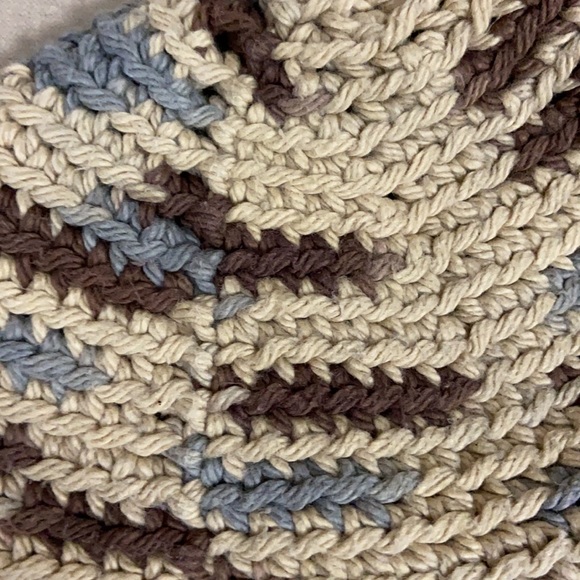 🚨4/$15🚨 Beige, Brown & Blue Knit Toque - Picture 3 of 3